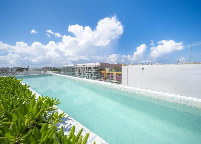Apartment Modern 5th Floor - Rooftop Pool & Balcony