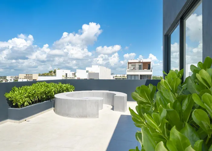 Modern 5th Floor - Rooftop Pool & Balcony * Playa del Carmen