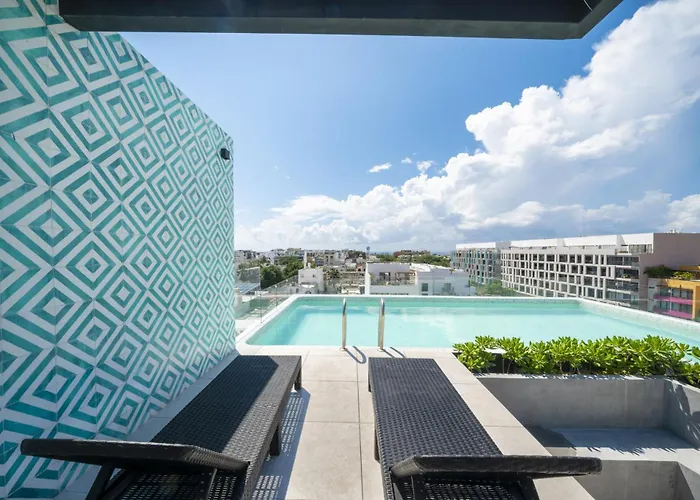 Modern 5th Floor - Rooftop Pool & Balcony Playa del Carmen
