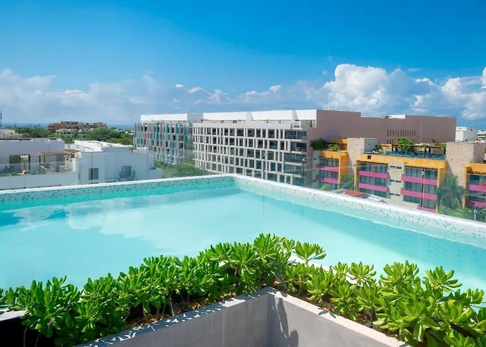 Apartment Modern 5th Floor - Rooftop Pool & Balcony
