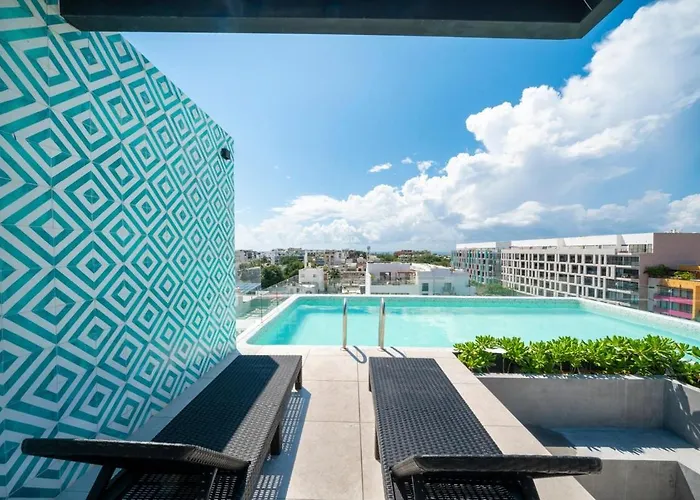 Modern 5th Floor - Rooftop Pool & Balcony Playa del Carmen